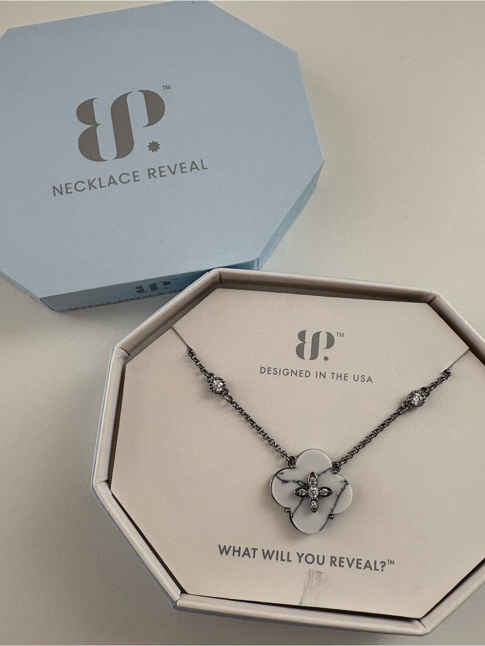 Bomb Party The Lorelei Necklace NK17300 Howlite Magnesite Hematite Plating
